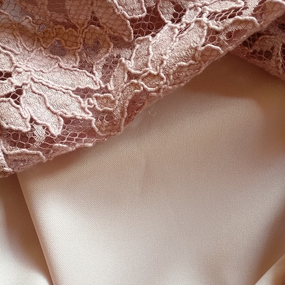 Pastel Pink Floral Lace Overlay Pencil Miniskirt Size Small - Picture 5 of 5